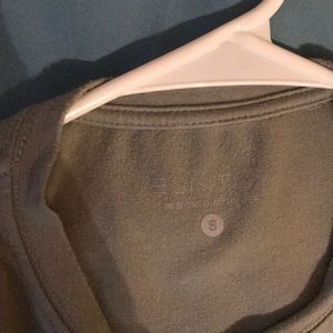 Size small esntls  bamboo tee